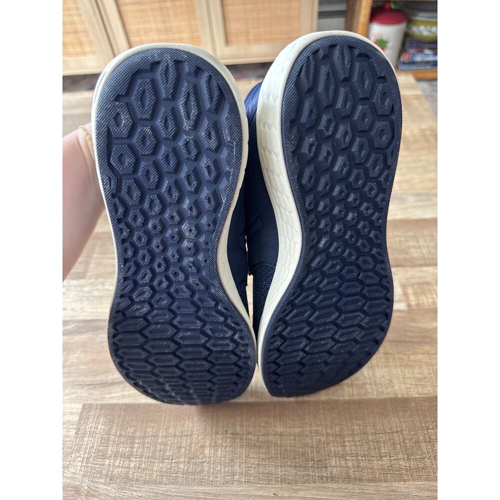 NWT New Balance Women's Fresh Foam Cruz v2 Running Sneaker in Navy size 9 - Picture 3 of 5